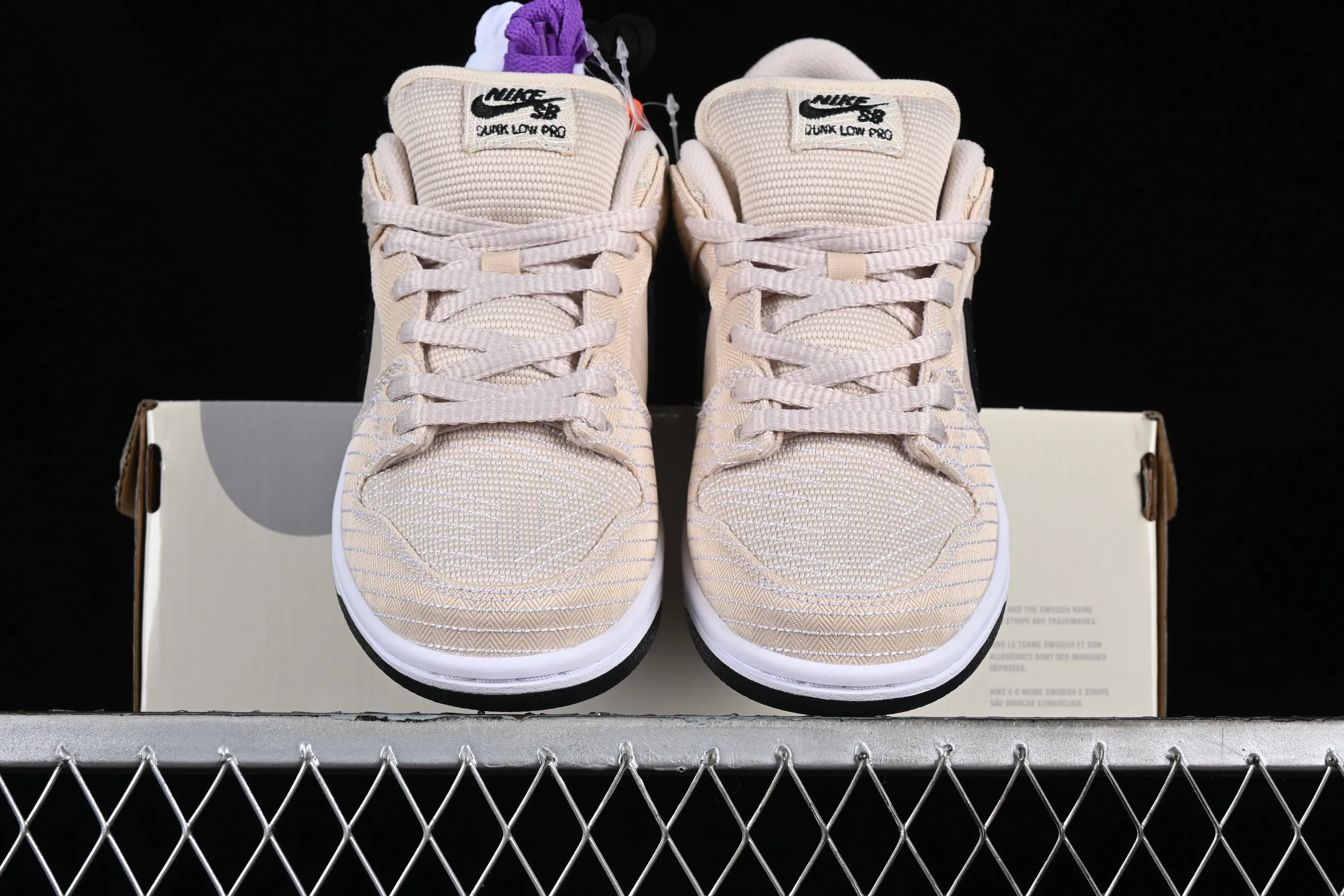 All Categories Nk SB Dunk Series Nk SB Dunk Low Low-top Sneakers J Version Albino & Preto